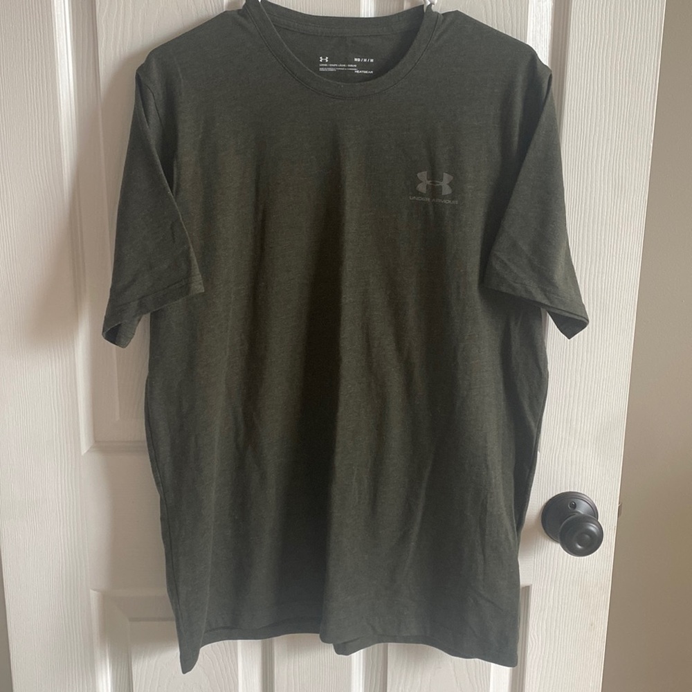 Men’s UA Under Armour  heatgear tshirt med